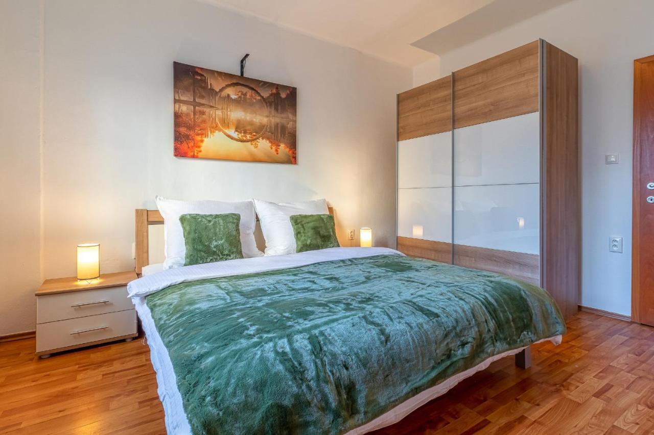 Cosy Flat Close To Central Братислава Екстер'єр фото
